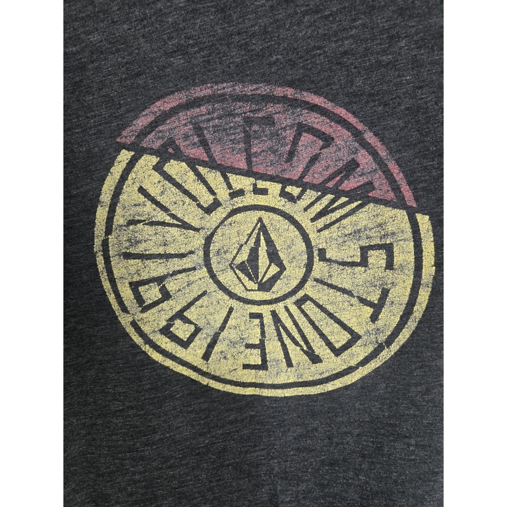 Volcolm‎ Stone Circular Logo T-shirt Sz Medium Heather Gray Surf Skate Snowboard - Picture 2 of 5